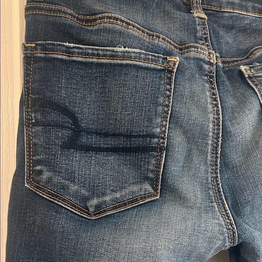 American Eagle Outfitters Butt Lifting Jeans Size 2 Short Skinny Jeans - Picture 5 of 7